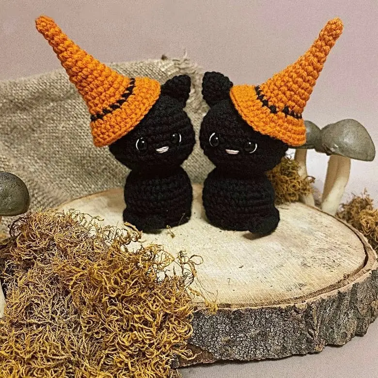 Free crochet pattern for Halloween black cat amigurumi