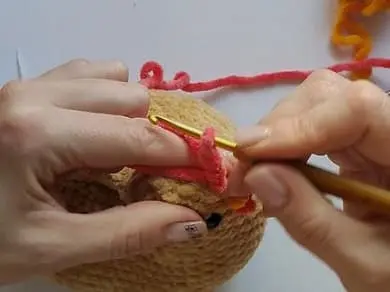Crochet chicken pattern: crest Crochet chicken pattern crest