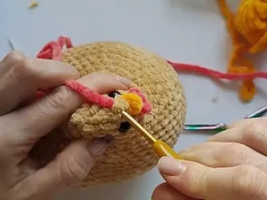 Crochet chicken pattern: crest Crochet chicken pattern crest
