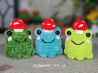 Crochet frog with mushroom hat