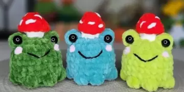 Crochet frog with mushroom hat