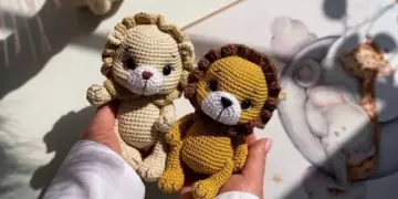 Crochet lion amigurumi
