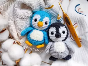 Amigurumi mini penguin