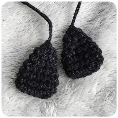 Amigurumi penguin feet