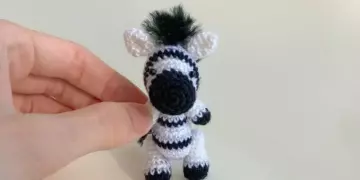 Amigurumi mini zebra