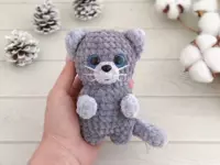 Little plush cat crochet toy
