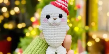 Christmas seal amigurumi