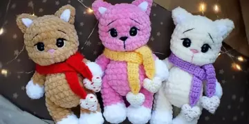 Amigurumi plush cat