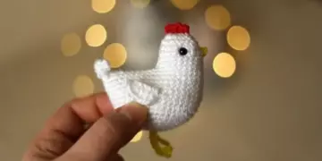 Amigurumi cute chicken