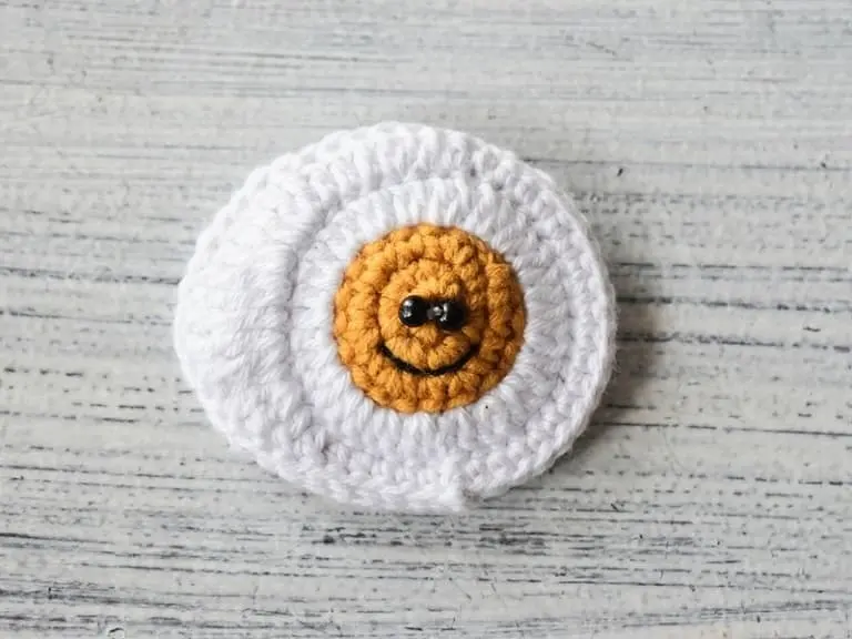 Crochet fried egg amigurumi