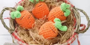 Crochet small plush carrot