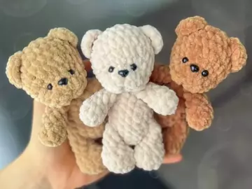 Little plush bear amigurumi