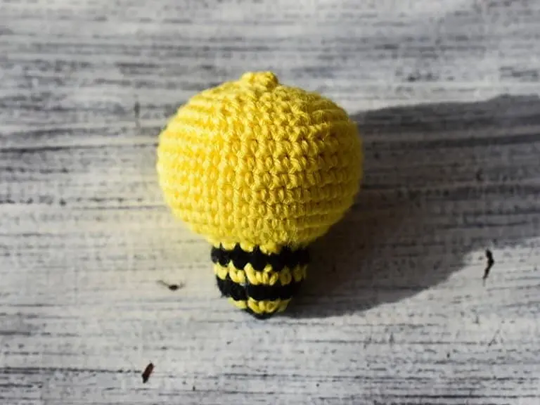 Crochet bee pattern head and body