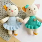 Amigurumi cat in dress