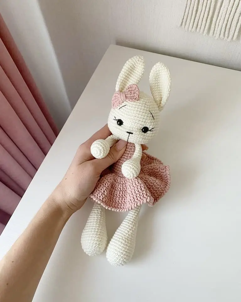 Crochet bunny in dress