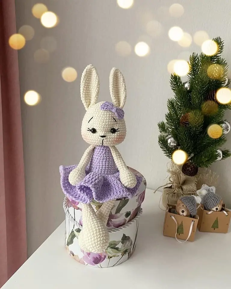 Crochet sweet bunny in dress
